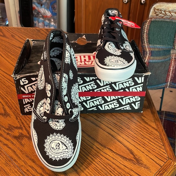 Vans Chukka Boot unisex in paisley skulls w 6.5, M 5 new with tags and box - Picture 8 of 14